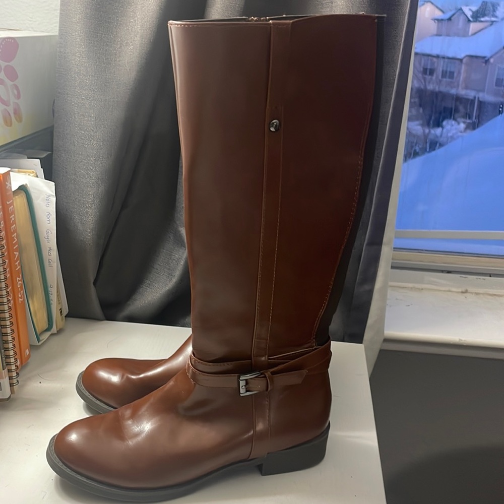 Brown boot